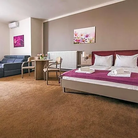 Hotel Forum 3*